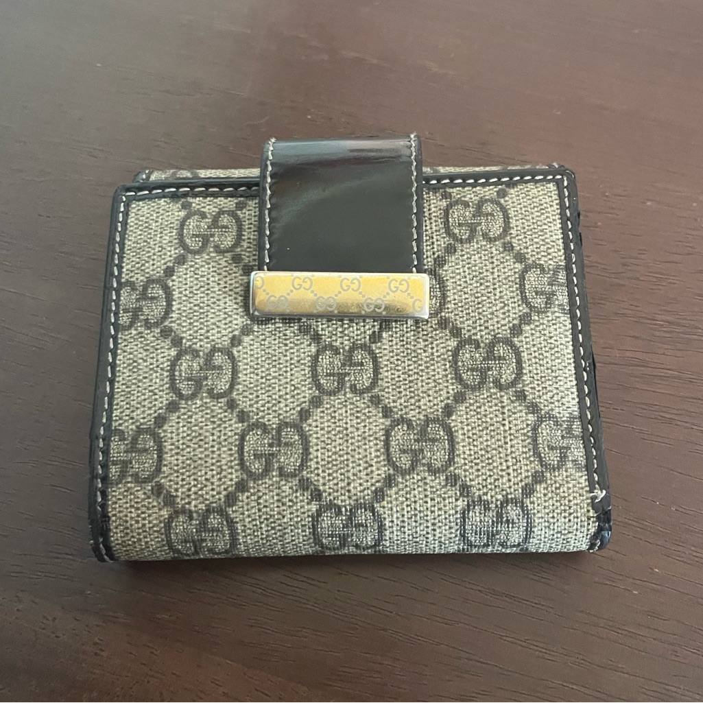 Gucci Compact Wallet With Coa